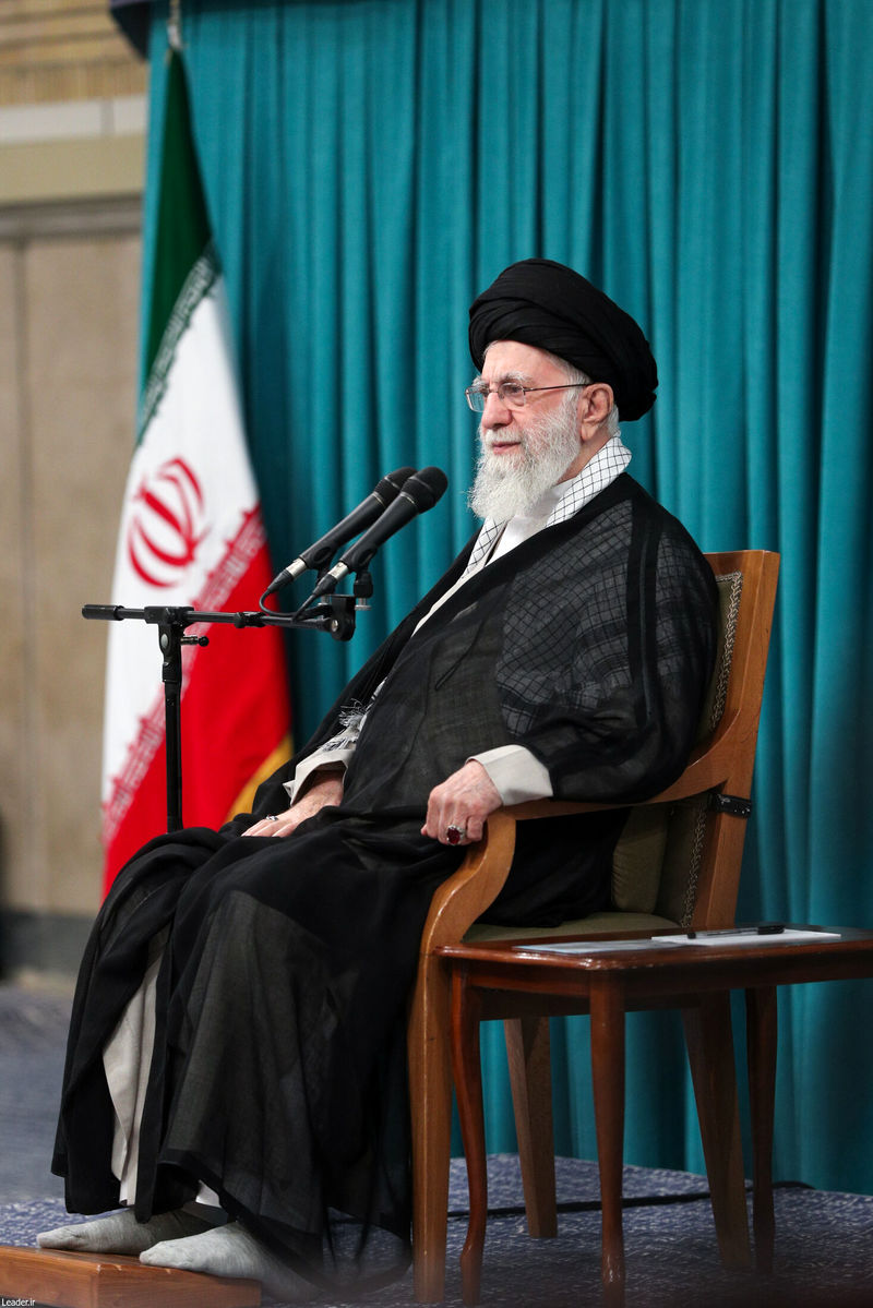 دیدار نمایندگان مجلس شورای اسلامی با رهبر انقلاب حضرت آیت الله خامنه ای -چهارشنبه ۲۱ خرداد ۱۴۰۴