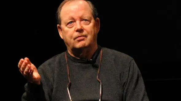 دانشمند عرصه اینترنت درگذشت