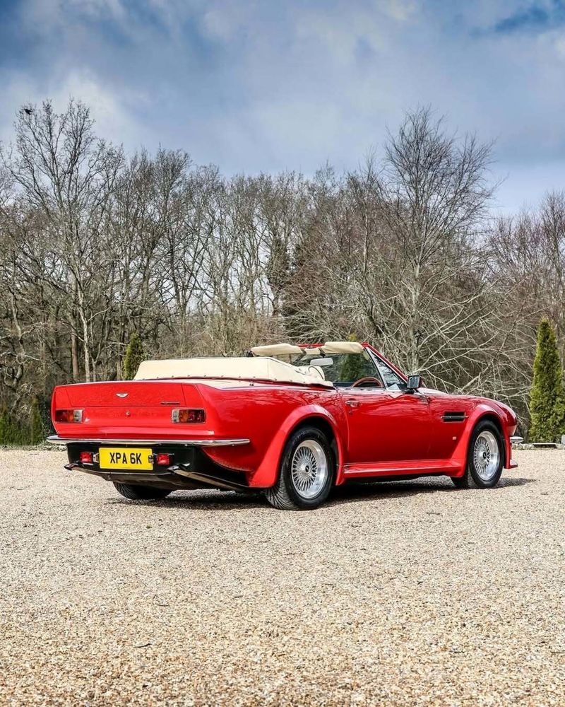 آستون مارتین V8 Vantage Volante، یک کلاسیک تمامعیار