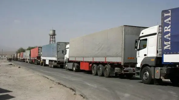 ممنوعیت تردد کامیون و تریلی در جاده های منتهی به مرز مهران