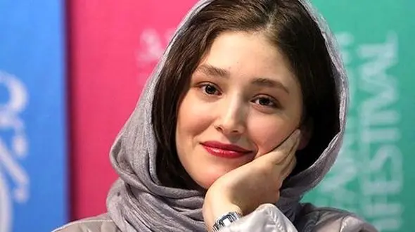 نگاهی به خانه لوکس و دلباز فرشته حسینی با دکوراسیون افغانستانی در ایران / انگار در محله اعیانی کابل زندگی می کنن !