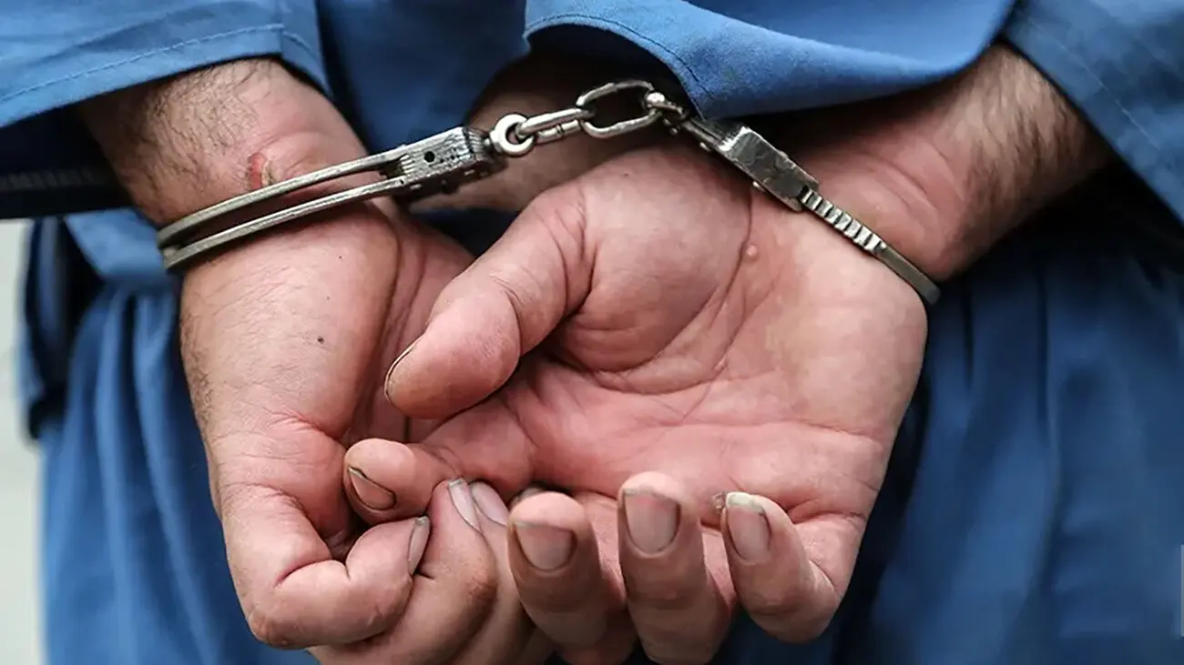 قتل خونین خانم کارمند فروشگاه هفت جلوی دوربین‌های یک بانک/ خواستگار عاشق‌پیشه تاب جواب نه را نداشت