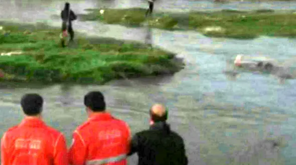 مرگ مرموز مرد 50 ساله در رودخانه سقز + عکس 