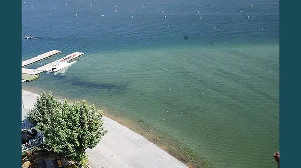 خطر خشک شدن دریاچه آزادی  + عکس