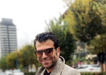 فیلم/ روزبه حصاری: زن عموم مهمون اومده بود به مامانم گفتم چرا.../ موزی که داریم رو بین میوه ها نذاشتی رفتم موز رو آوردم و...!