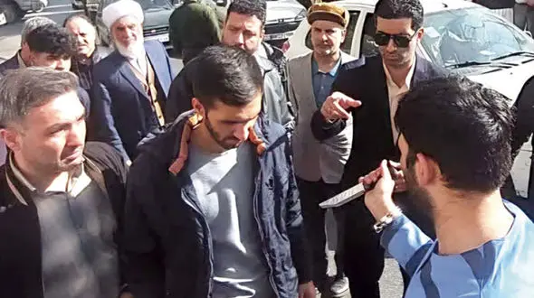 بازسازی صحنه جنایت جلوی مجتمع مشهد توسط سانتافه سوار قاتل