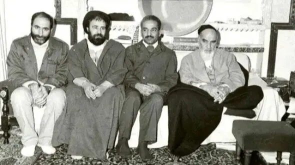 عکس / روزی که امام به شهید رجایی حکم ریاست جمهوری را تنفیذ کرد