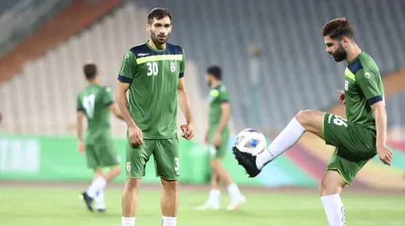آقاسی بالاخره از بین پرسپولیس و استقلال انتخاب کرد