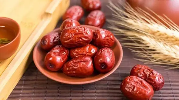 خواص بی نظیر عناب + اینفوگرافی
