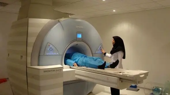 در خوزستان یک دستگاه پت اسکن نیست!/ شهروندان خوزستانی: دستگاه پت اسکن بیمارستان گلستان اهواز به تهران منتقل شده و ما آواره!