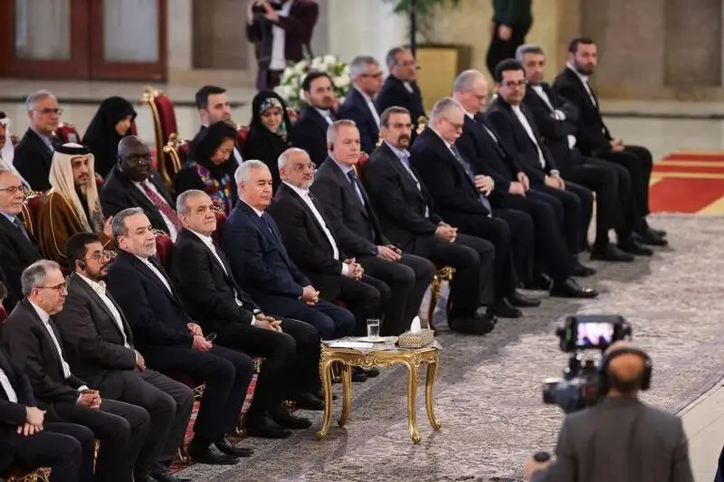 دکتر مسعود پزشکیان بعدازظهر امروز دوشنبه 20 بهمن 1404 در آیین رسمی روز ملی جمهوری اسلامی ایران «سلام سفرا» به مناسب چهل و هفتمین سالگرد پیروزی شکوهمند انقلاب اسلامی