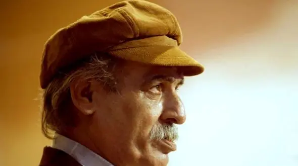 آرامش ابدی: ایرج صغیری کنار منوچهر آتشی آرام می‌ گیرد