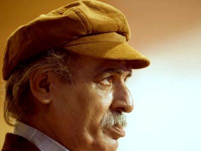 آرامش ابدی: ایرج صغیری کنار منوچهر آتشی آرام می‌ گیرد