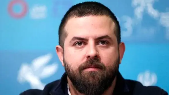 پست عجیب هومن سیدی / خط قرمزی که روی عکس خود در برابر حسن روحانی کشید + عکس