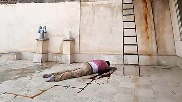 عکس 16+ / سقوط مشکوک یک مرد پس از به آتش کشیدن آپارتمان طبقه سوم