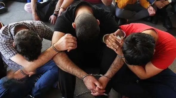 دستگیری 7 عامل توزیع الکل مسموم در اهواز