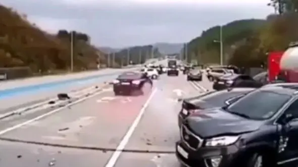 اتفاق عجیب برای راننده بی دقت + فیلم