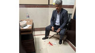 حمله خونین بخشدار شهرستان قدس به خبرنگار قدیمی در ساختمان شهرداری / شکایت قضایی صورت گرفت + فیلم و عکس