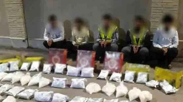 خبر ویژه / راز مخوف این 5 مرد در هواپیمای بم به تهران چه بود؟ + عکس و جزییات