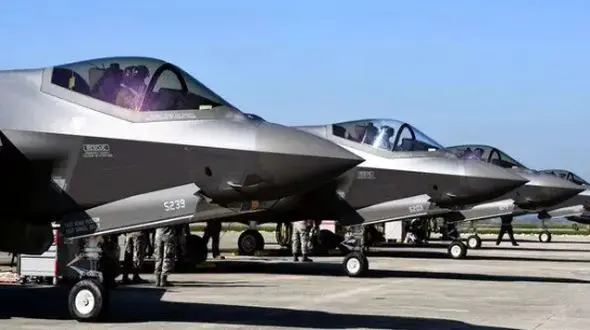 جنگنده‌های روسیه در دام اف-۳۵های ناتو افتادند