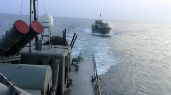 فیلم لحظه هدف قرار گرفتن کشتی توسکای ایرانی با شلیک های ناوشکن امریکایی / امشب همه چیز تغییر کرد