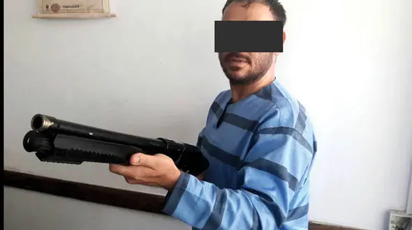 قاتل با اسلحه به دادسرا رفت ! / زن صیغه ای داشتم و زنم فهمید !