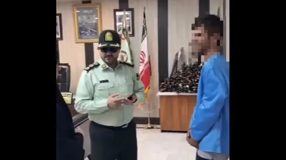 فیلم لحظه رویارویی دزد زن جوان اسلامشهری در مقر پلیس آگاهی 