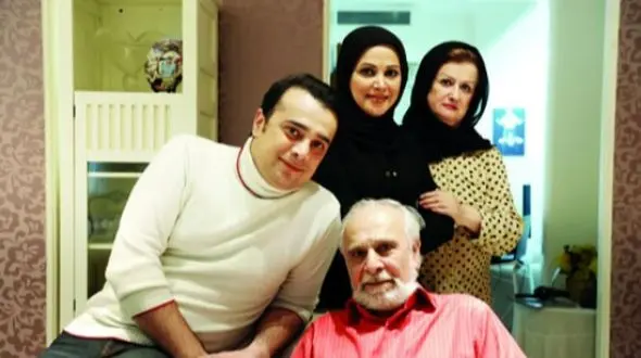 سپند امیرسلیمانی بازیگر سریال ناریا: من نه پدر پولداری داشتم و نه خانواده پولداری! من باید کرایه خانه و خرج زندگی می‌دادم بازهم خدارو شکر...