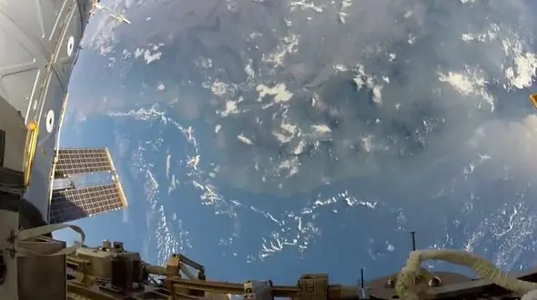 نمای متفاوت و زیبایی از  زمین + فیلم  عکس