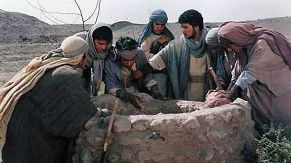 بازیگر چشم رنگی نقش یوزارسیف درگذشت !  + علت مرگ بازیگر خاطره ساز !