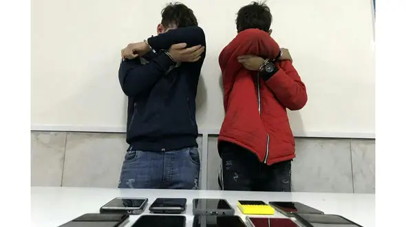 شرارت های عجیب دو نوجوان با موتورسیکلت پلاک مخدوش 