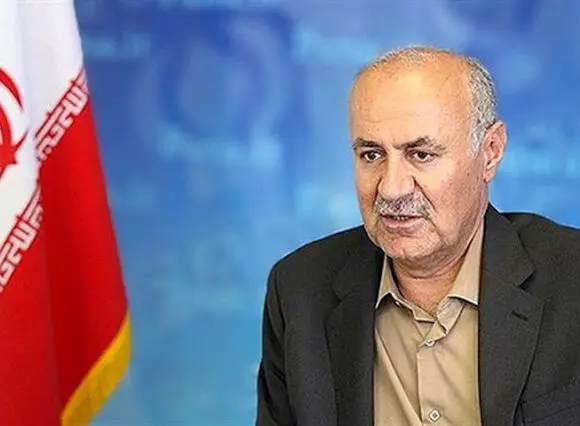 شریفی‌مقدم: پرستار ایرانی ۹۷ درصد کمتر از همتای خارجی درآمد دارد/  پرستاران پایین‌ترین حقوق کارکنان دولت را دریافت می‌کنند / پرستار مملکت راننده تاکسی اینترنتی شده/ باندبازی و تعارض منافع عامل نارضایتی پرستاران است