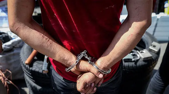 تبهکار بی رحم مامور پلیس تهرانی را 300 متر روی زمین کشاند