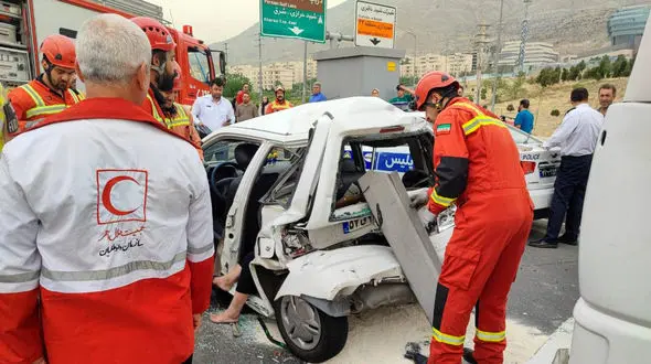 فیلم تصادف مرگبار در اتوبان خرازی تهران / زن تهرانی جان باخت