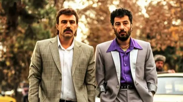 فیلم آواز و رقص دهه شصتی محسن تنابنده/ زن تماشاچی خجالت کشید!