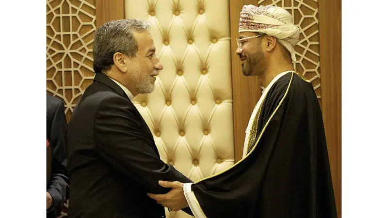 دیدار سید عباس عراقچی با سید بدر البوسعیدی وزیر امور خارجه سلطنت عمان در حاشیه اجلاس فوق‌العاده وزرای خارجه سازمان همکاری های اسلامی در جده عربستان