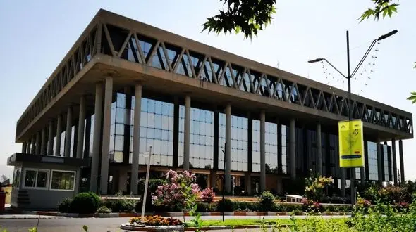 چرا صدا و سیما برای دعوت از میهمان‌های شب یلدا پول‌های کلان خرج کرد؟