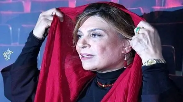 پیر شدن ناگهانی گوهر خیراندیش در دورهمی با  ماهایا پطروسیان و مرجان شیرمحمدی/ با موی سپید هم هنوز جذاب است!