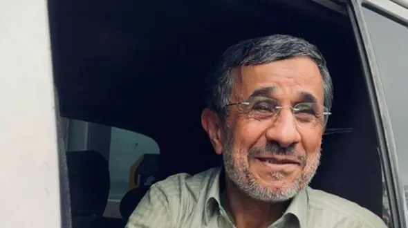 عکس دیده نشده  از محمود احمدی نژاد با تیپ عجیب و غریب / خودشم این عکس رو نداره!