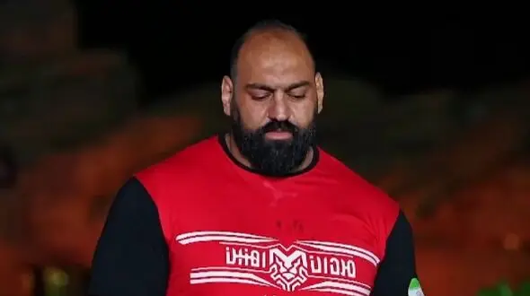 لحظه به احتزاز درآمدن پرچم ایران در استیج قویترین مردان جهان با قهرمانی رضا قیطاسی در ازبکستان + فیلم