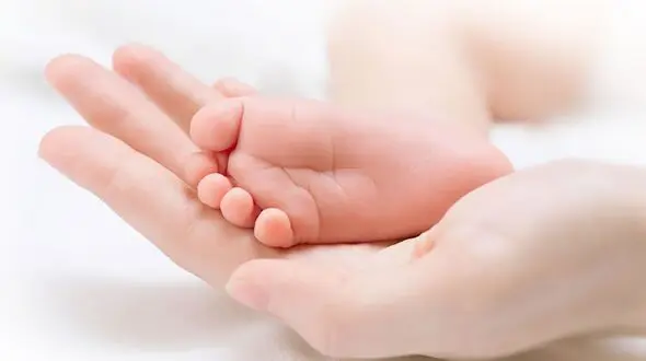 کشف جسد نوزاد در سرویس بهداشتی پمپ بنزین+ عکس