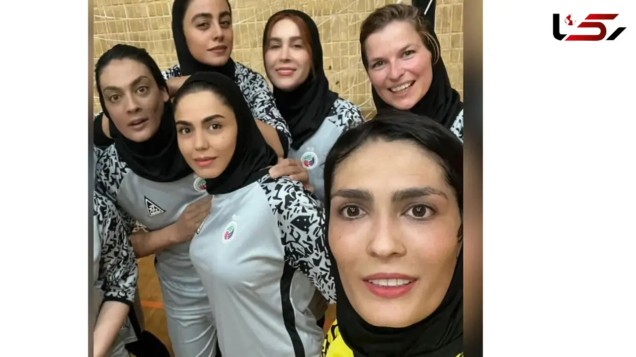 عکس / خانم بازیگران فوتبالیست ایران در زمین فوتبال 