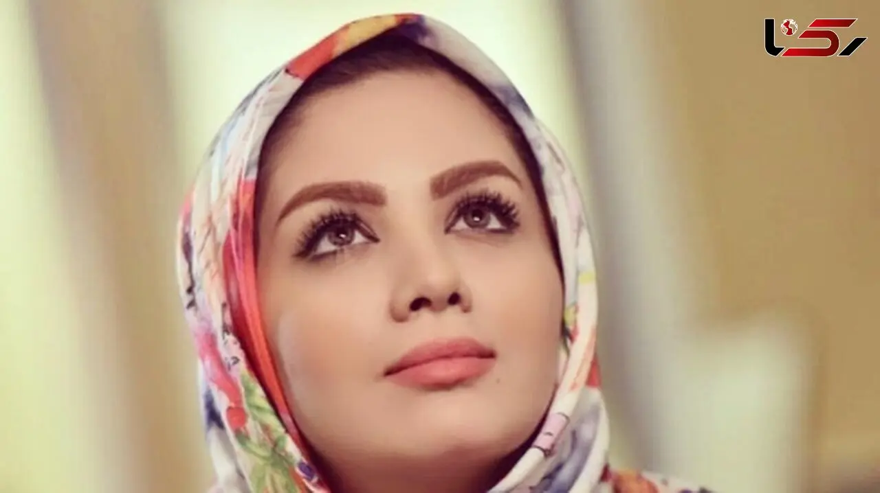 فیلم / ورود عجیب مجری زن صدا و سیما با تراکتور به استودیو / «می‌خواهم اسرائیل را شخم بزنم»