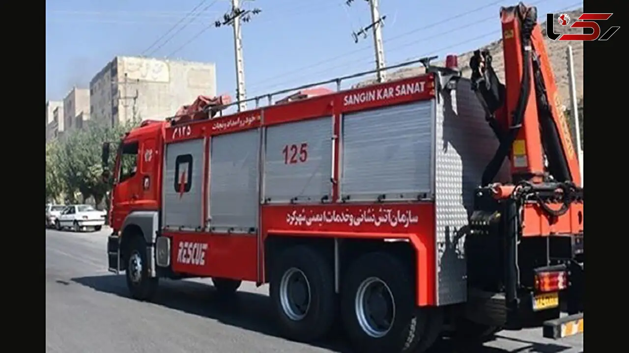 آتش سوزی یک ساختمان اداری  در خیابان طالقانی تهران / دقایقی قبل رخ داد