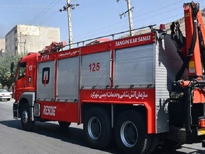 آتش سوزی یک ساختمان اداری  در خیابان طالقانی تهران / دقایقی قبل رخ داد
