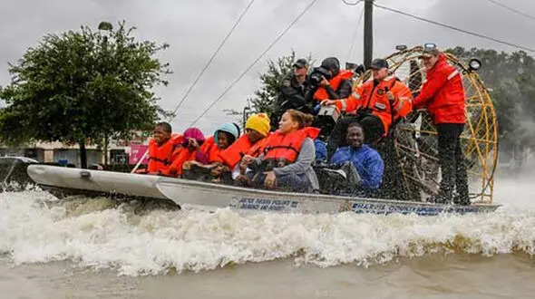 ساکنان فلوریدا از ترس توفان «ایرما» خانه هایشان را تخلیه کردند + عکس