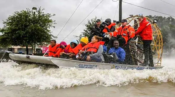 ساکنان فلوریدا از ترس توفان «ایرما» خانه هایشان را تخلیه کردند + عکس