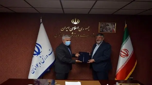 انفعال عجیب وزیر در درگیری دبیر و پولادگر/ سکوتی که از رضایت است!