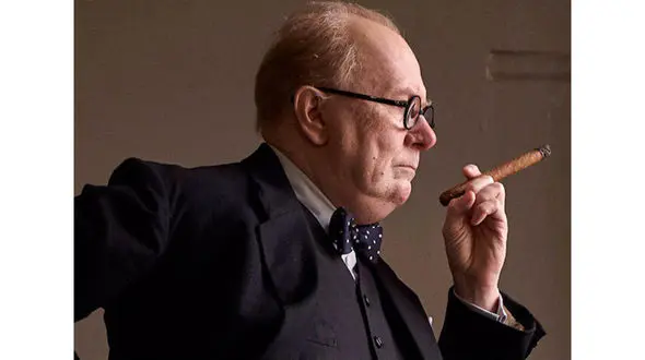 کشیدن 400 سیگار برگ بازیگر معروف را در بیمارستان بستری کرد +تصاویر