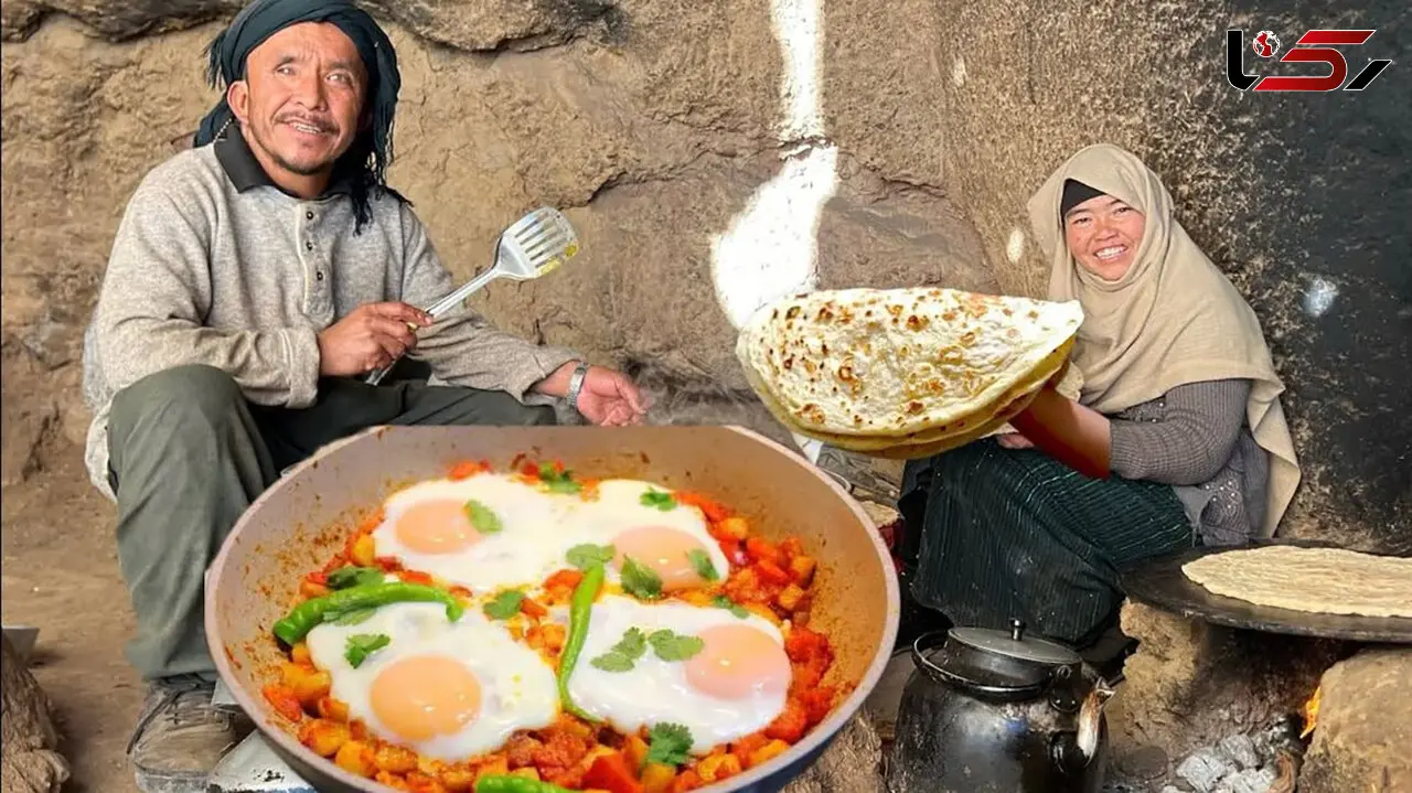 غذای روستایی در افغانستان؛ طرز تهیه نان و املت گوجه پیازی در دل غار / فیلم